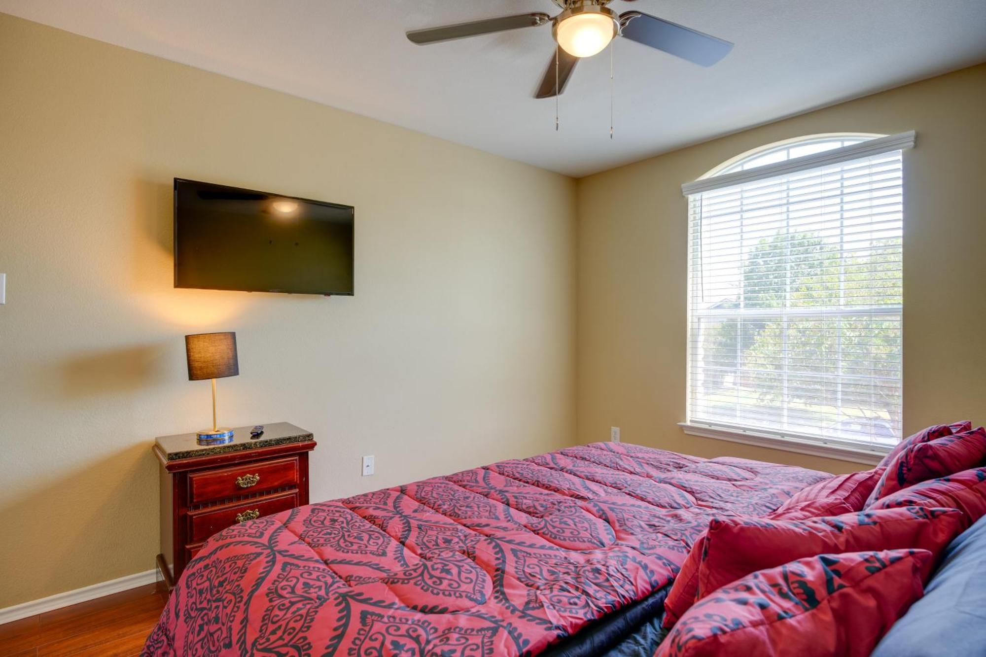 San Antonio Home With Pool Access Near Lackland Afb Kültér fotó