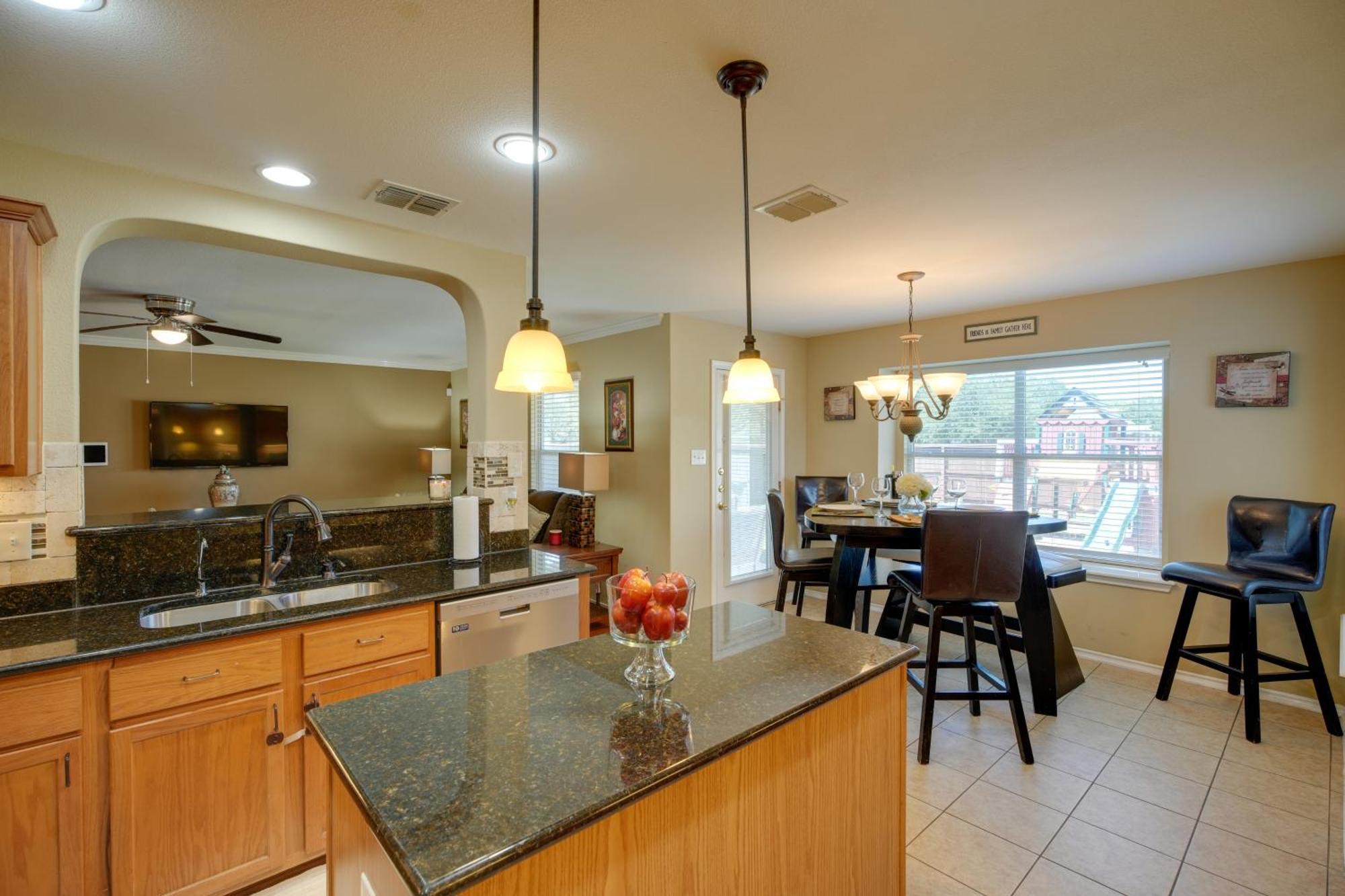 San Antonio Home With Pool Access Near Lackland Afb Kültér fotó