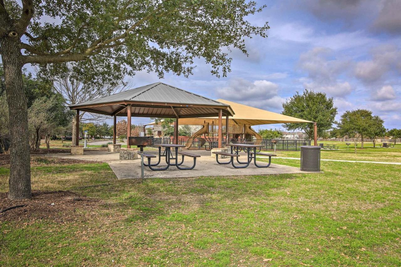 San Antonio Home With Pool Access Near Lackland Afb Kültér fotó